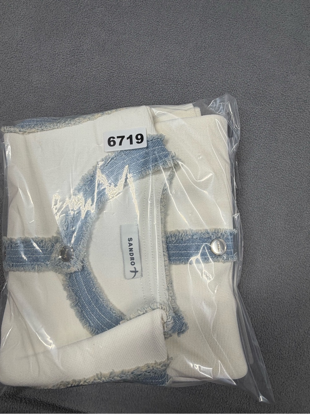 Sandro White Sleeveless Knit Dress with Light Blue Denim Trim - Picture 15 of 16